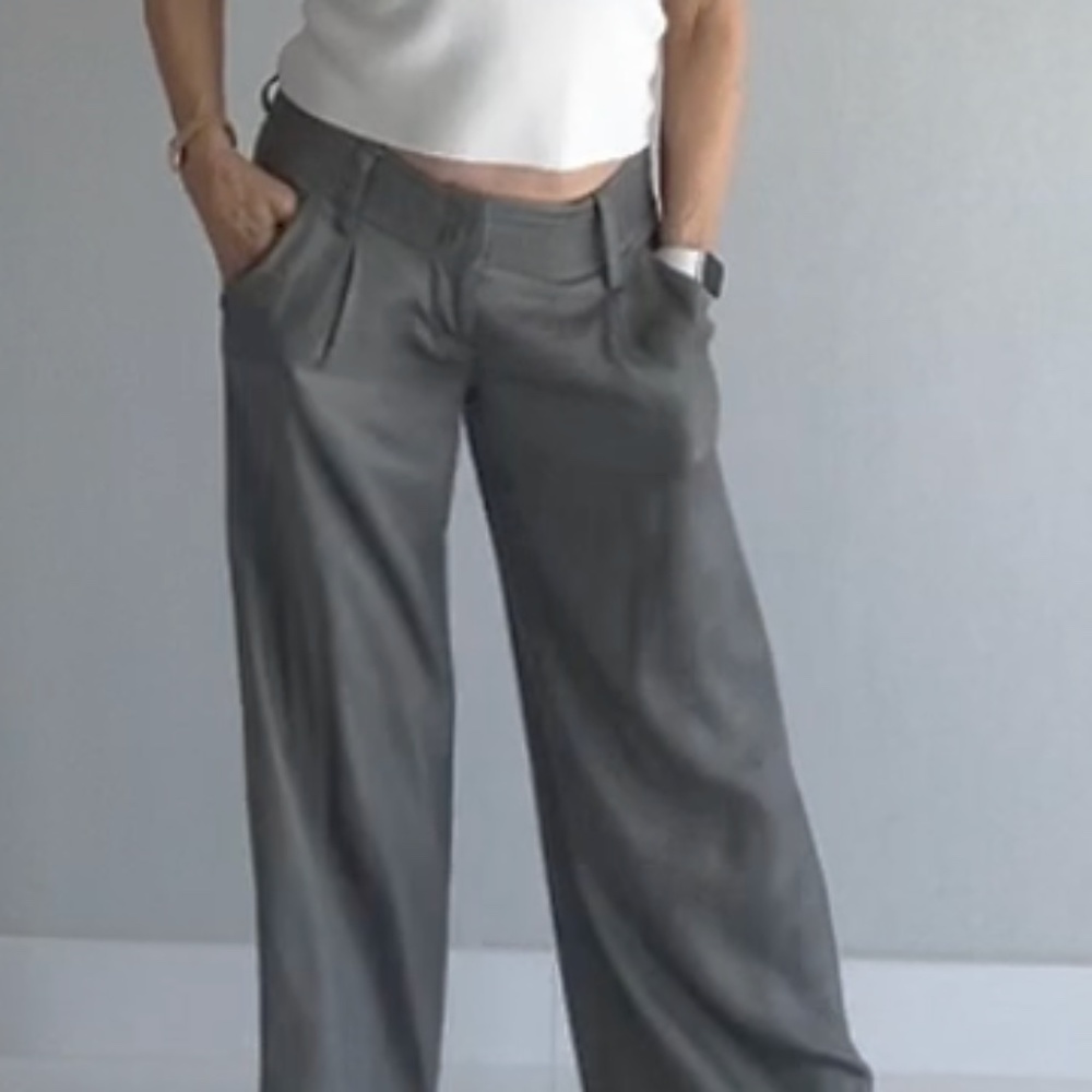 Alice & Olivia silk pants. - 6. waist 28"
